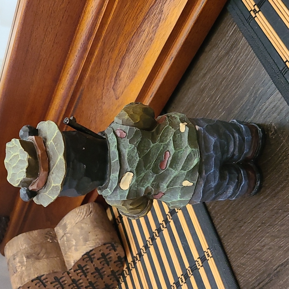 Resin crafted hunting bear - Picture 4 of 6